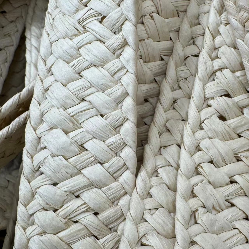 Geschenkverpakkingen met duurzaam gekleurd papieren lint van de fabrikanten