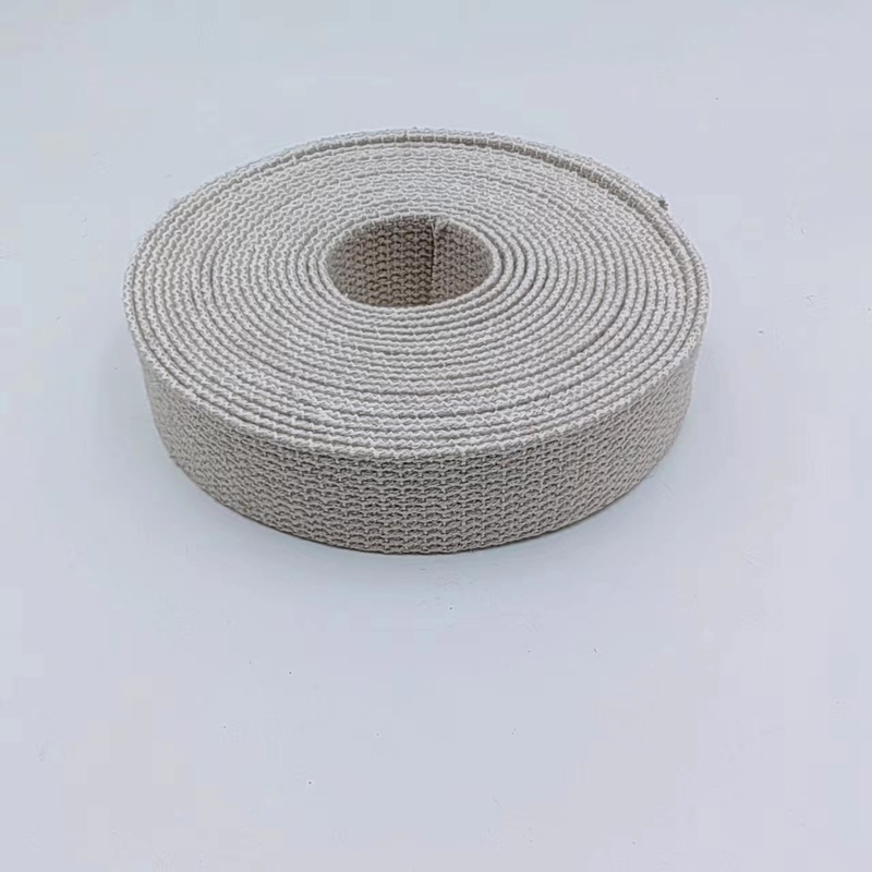 Productie van gepersonaliseerde kleuren van zuivere hennep kledingstukken met een eenvoudig ontwerp