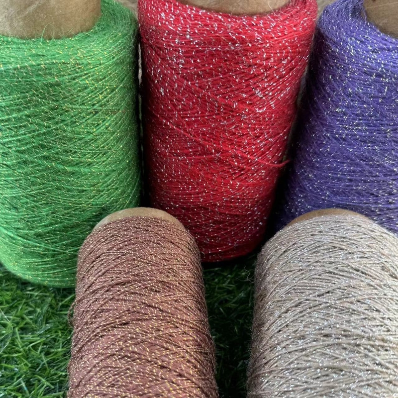 Retro handverlichting met jute touw en gouden draad Een klassieke toevoeging aan uw ruimte